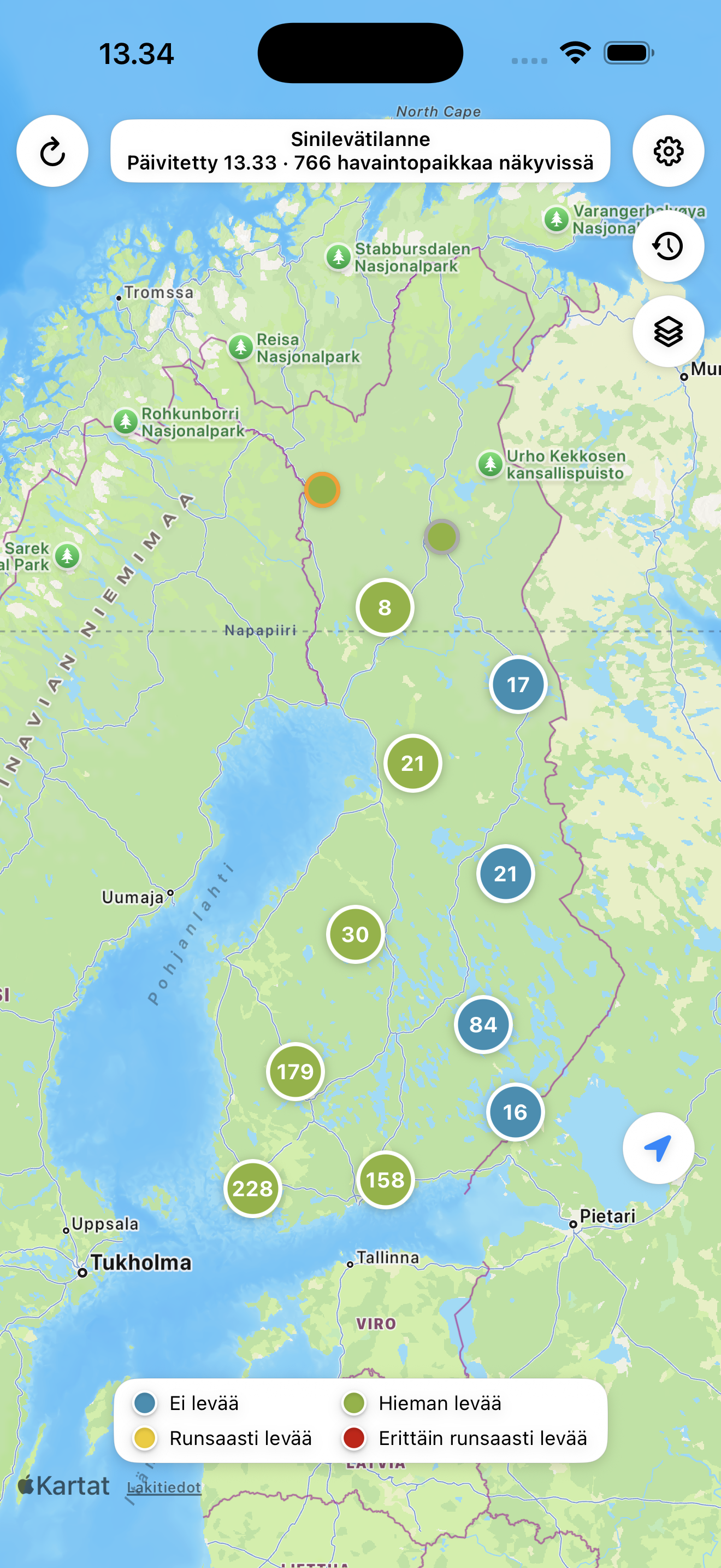 Sinilevätilanteen kartta, jossa koko Suomen havaintopaikat näkyvät värikoodattuina ryhminä.