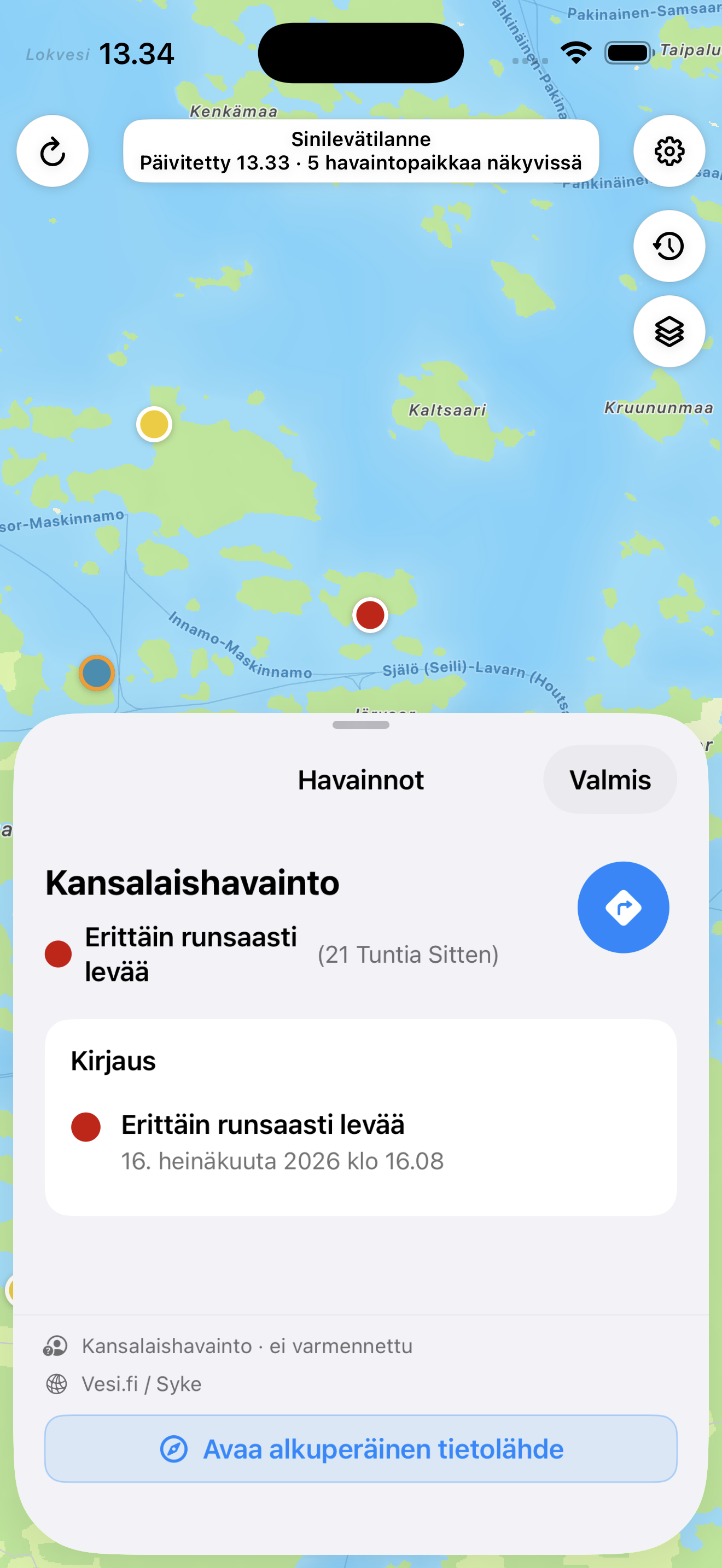 Havainnon tietonäkymä, jossa kansalaishavainto on luokiteltu erittäin runsaaksi leväksi ja lähteeksi on merkitty Vesi.fi / SYKE.